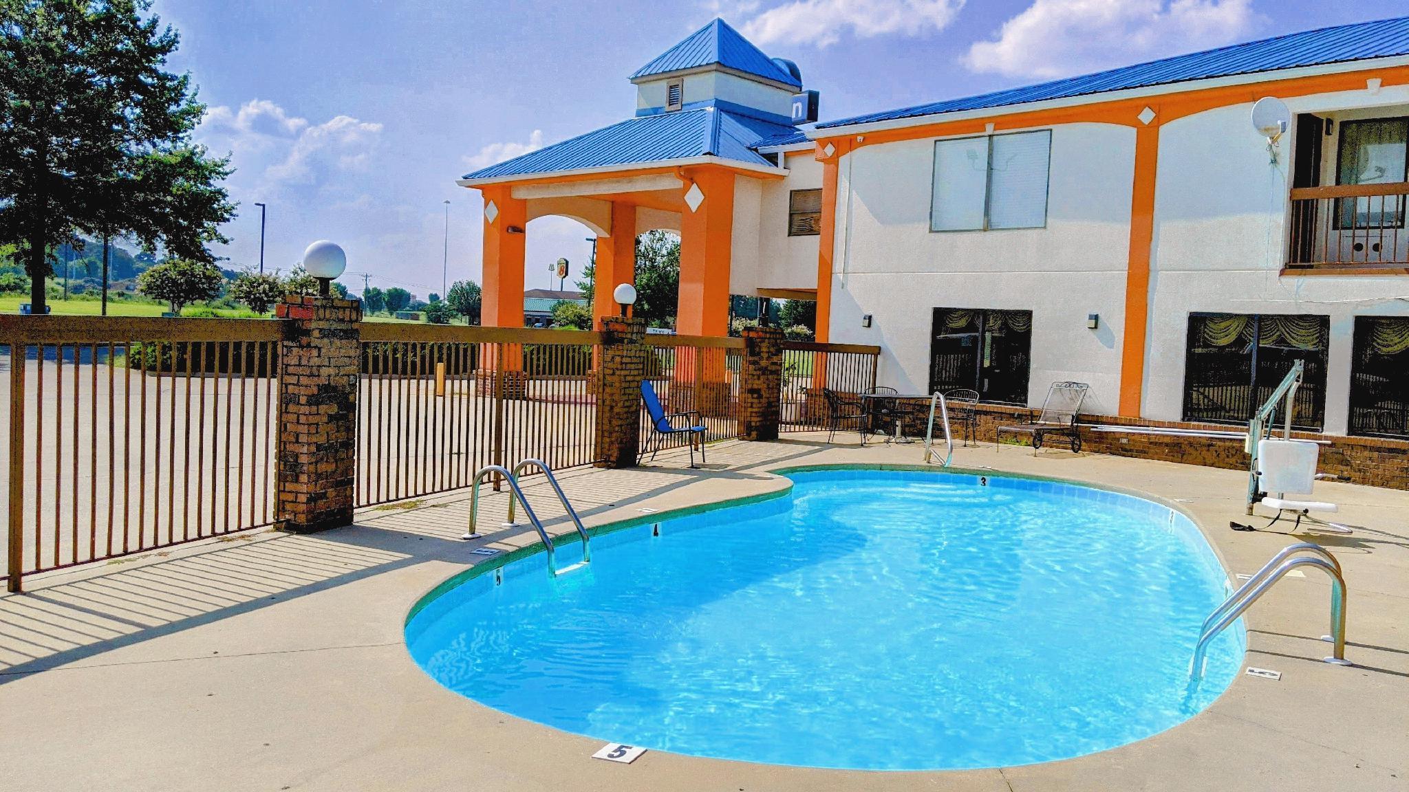 Quality Inn & Suites Decatur Priceville I-65 Екстериор снимка