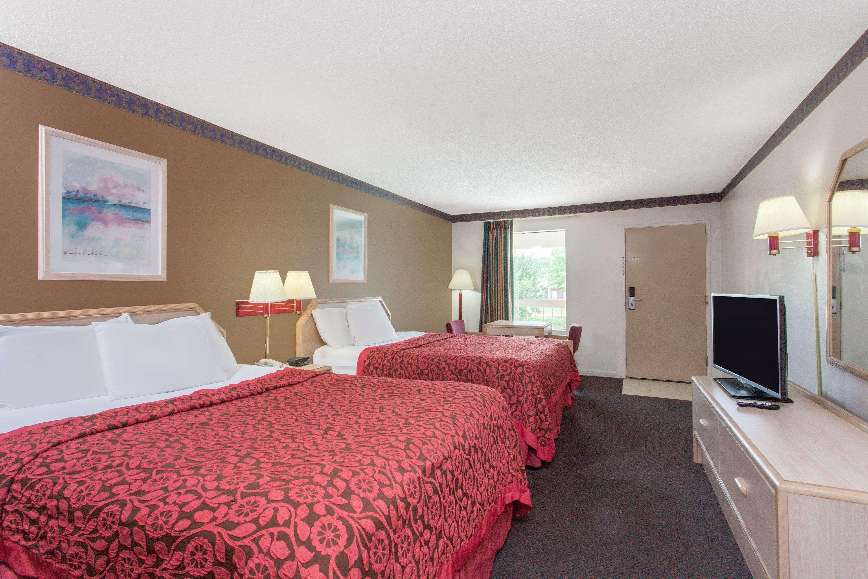 Quality Inn & Suites Decatur Priceville I-65 Екстериор снимка
