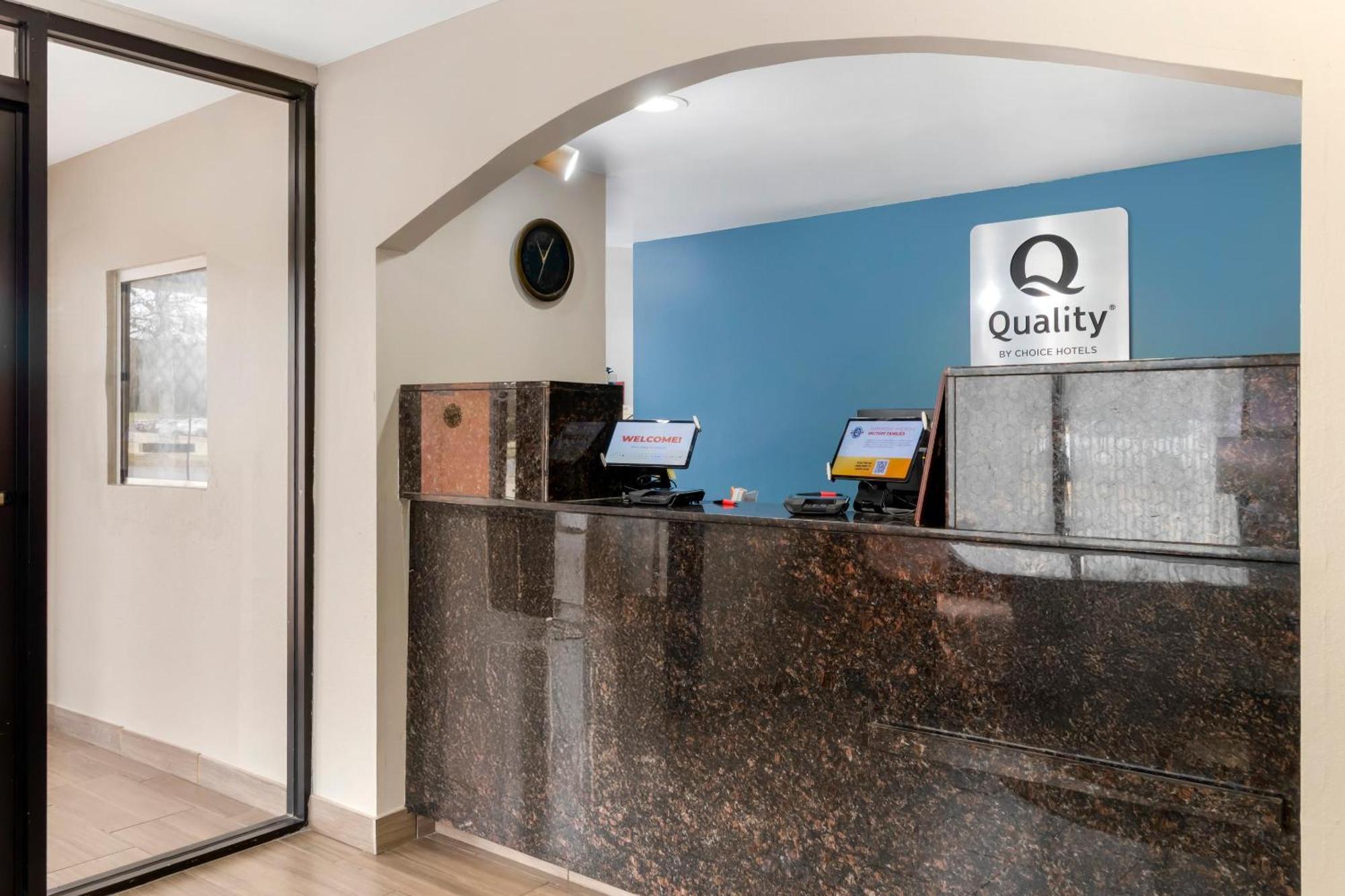 Quality Inn & Suites Decatur Priceville I-65 Екстериор снимка